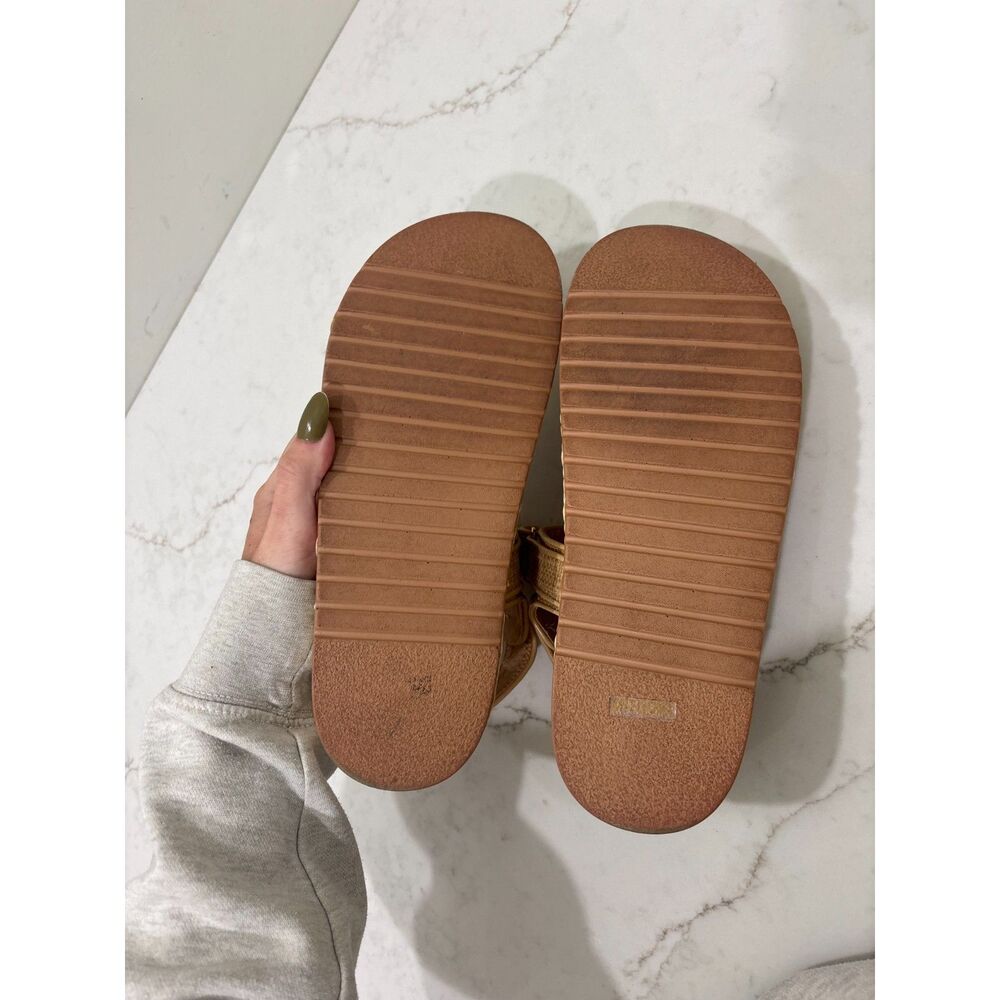 Moonest Raffia Platform Sandals - Picture 3 of 3